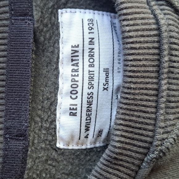 REI Cooperative size x small army green cutoff raw hem oversized sweatshirt - Picture 2 of 5